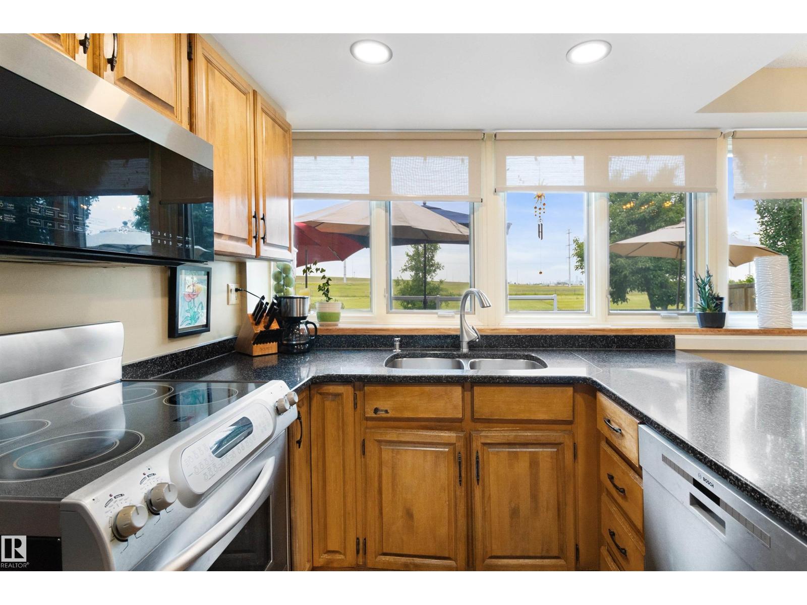 433 VILLAGE DR, Sherwood Park