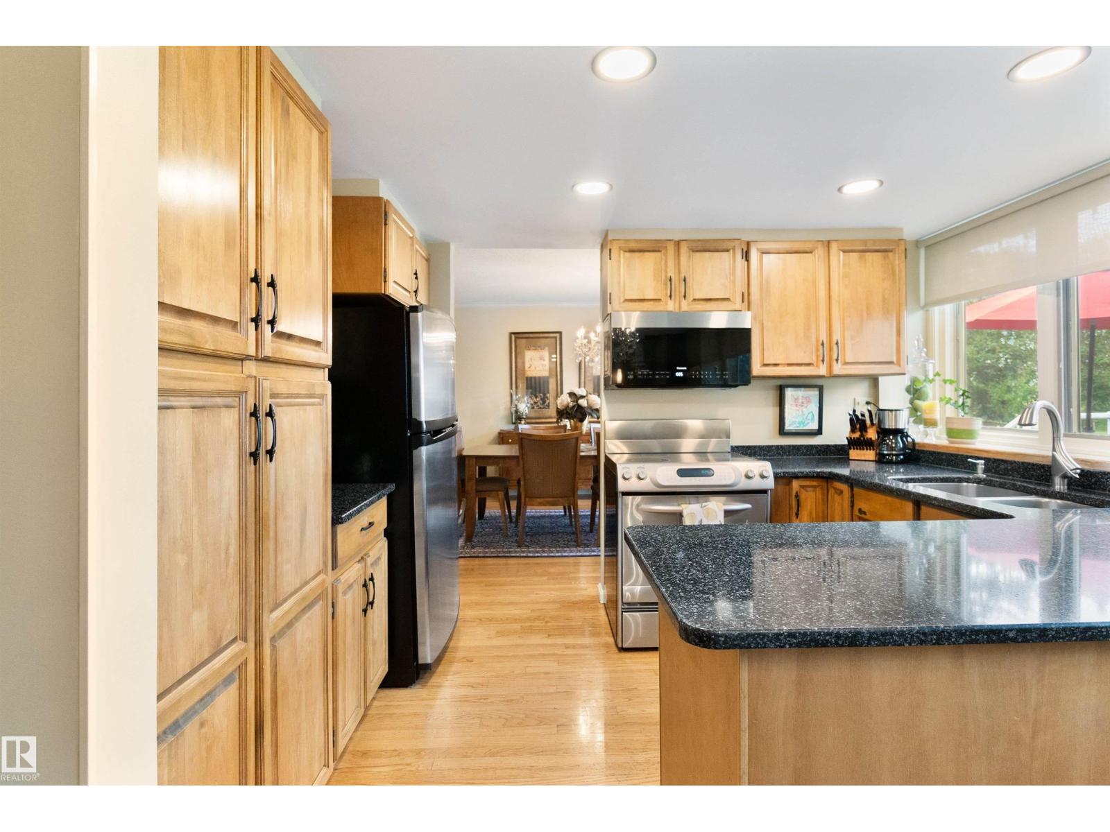 433 VILLAGE DR, Sherwood Park