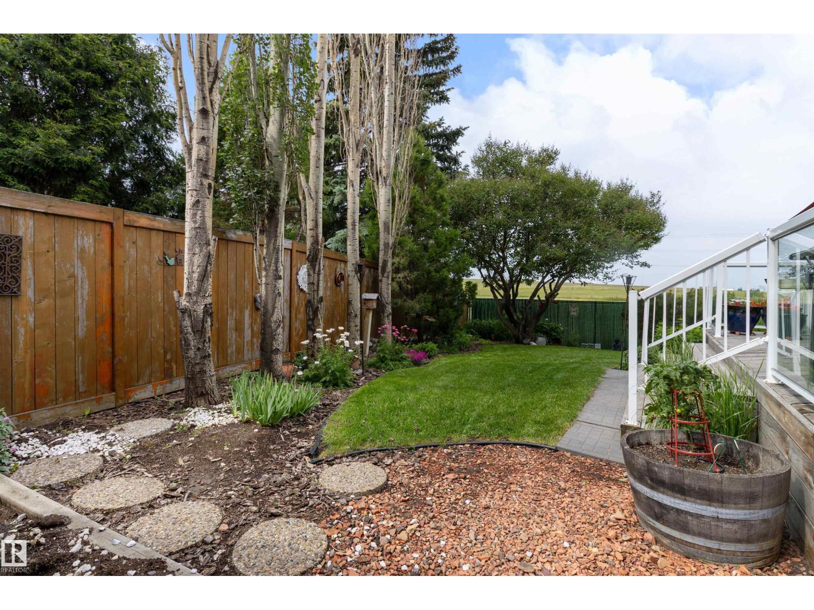 433 VILLAGE DR, Sherwood Park