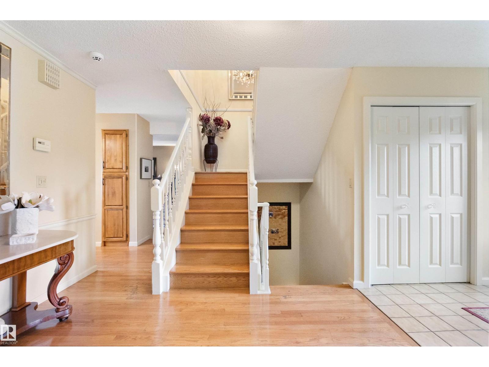 433 VILLAGE DR, Sherwood Park