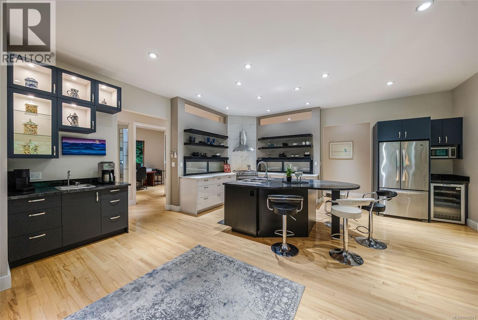 1875 Ashling Rd, Qualicum Beach