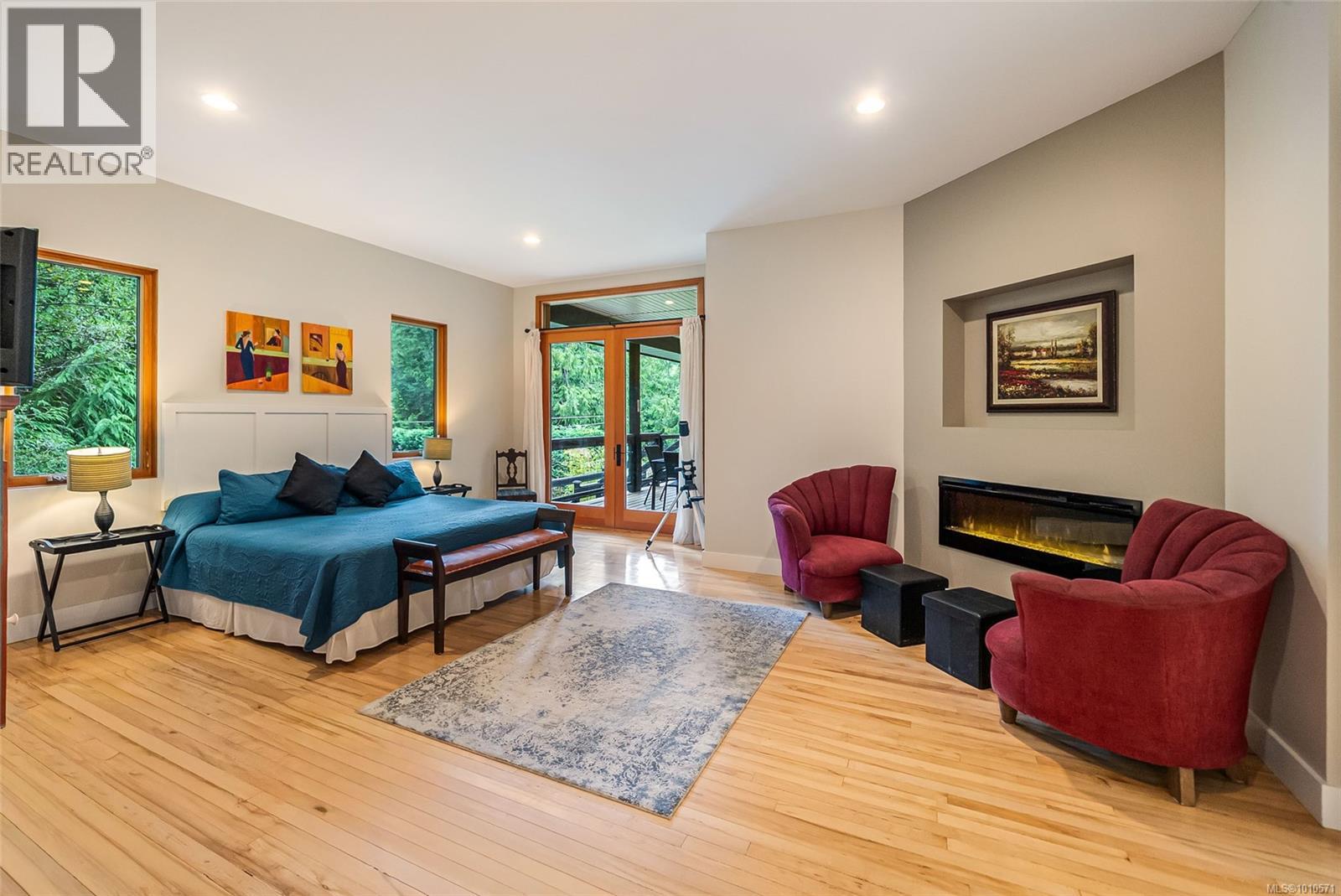 1875 Ashling Rd, Qualicum Beach