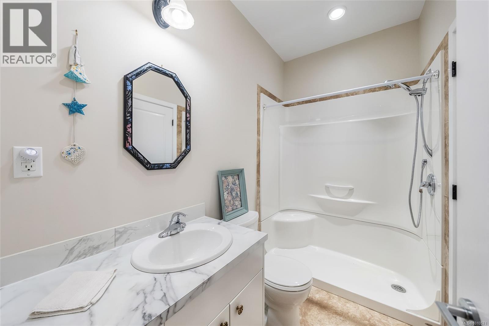 1875 Ashling Rd, Qualicum Beach