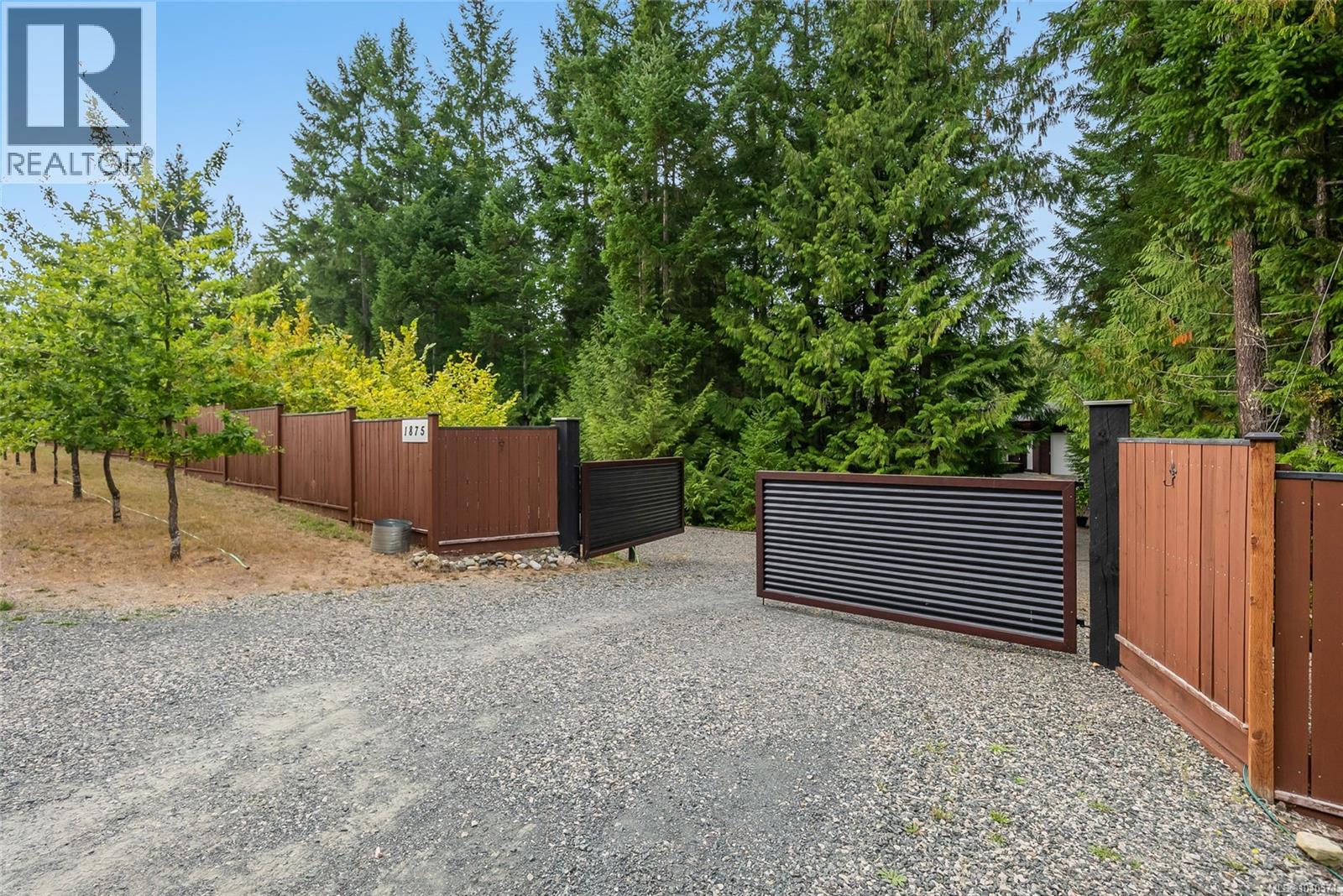1875 Ashling Rd, Qualicum Beach
