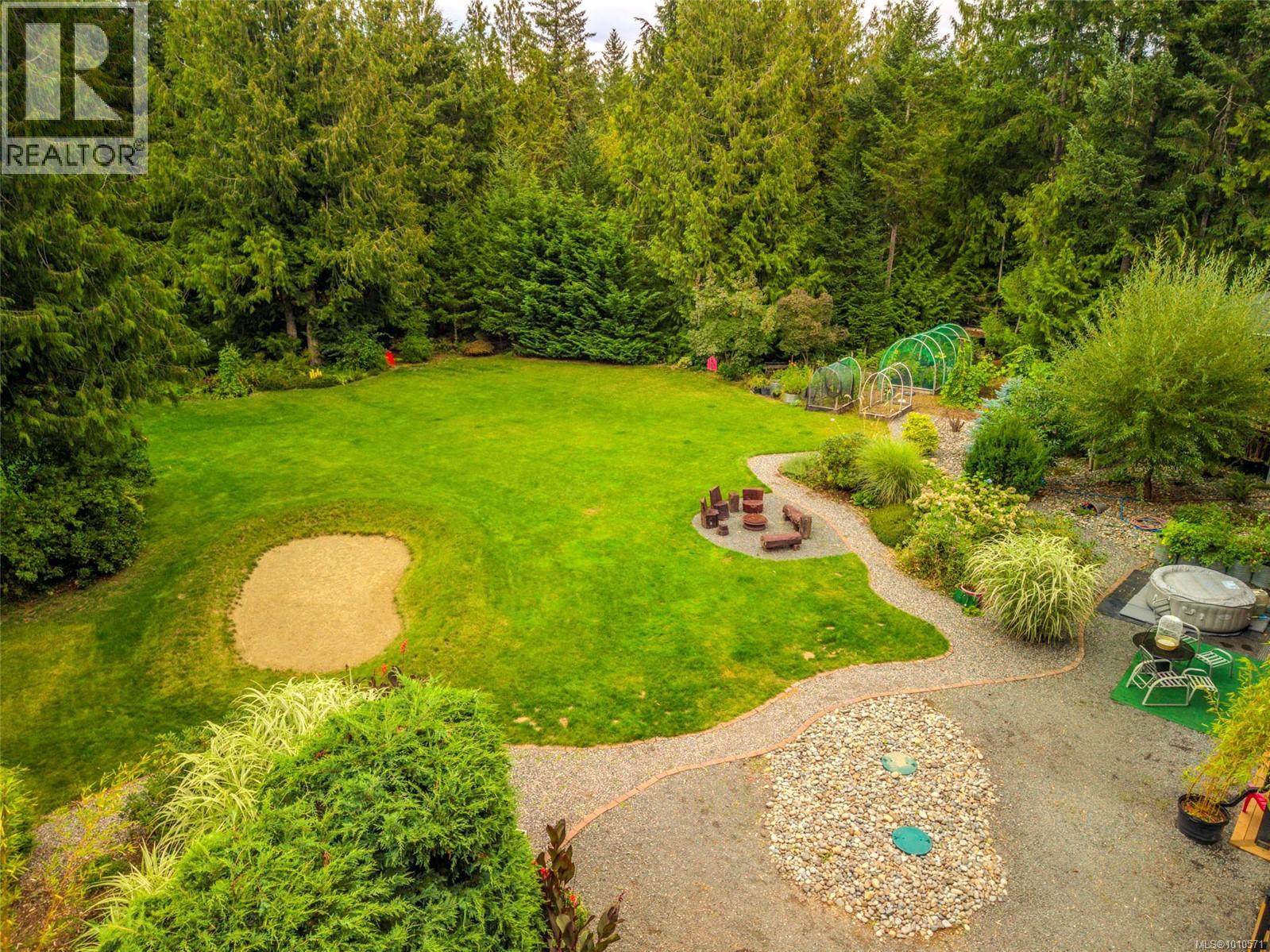 1875 Ashling Rd, Qualicum Beach