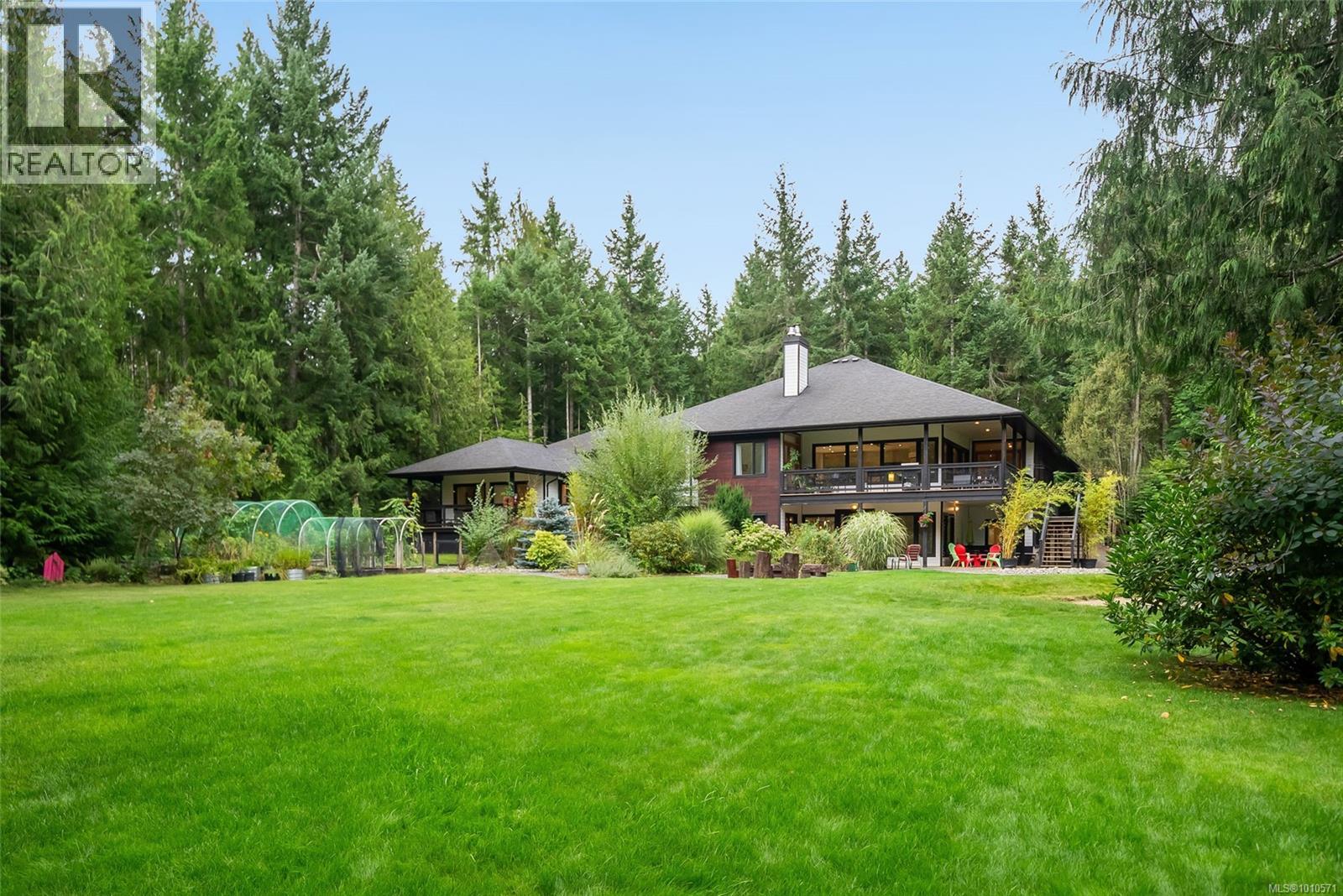1875 Ashling Rd, Qualicum Beach