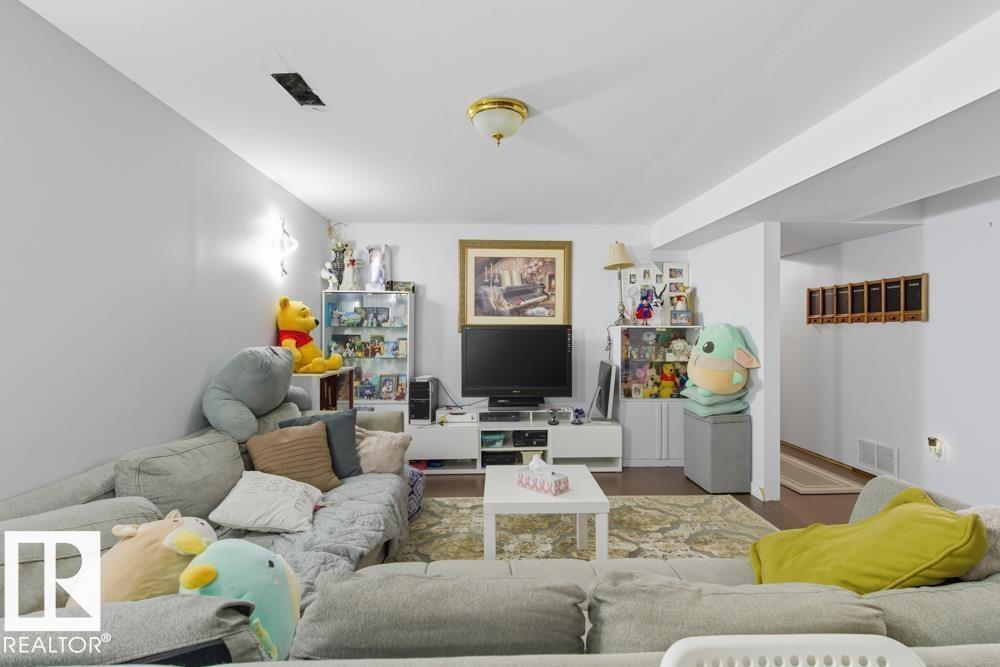 9211 69 ST NW, Edmonton