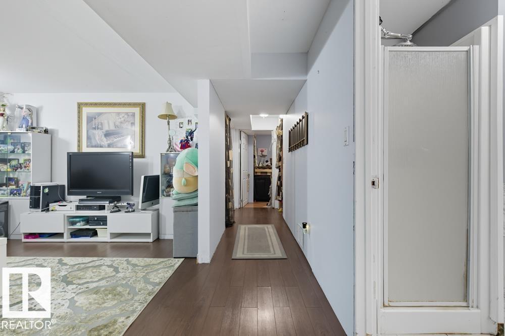 9211 69 ST NW, Edmonton