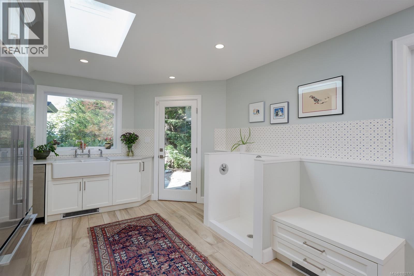 11333 CHALET Rd, North Saanich