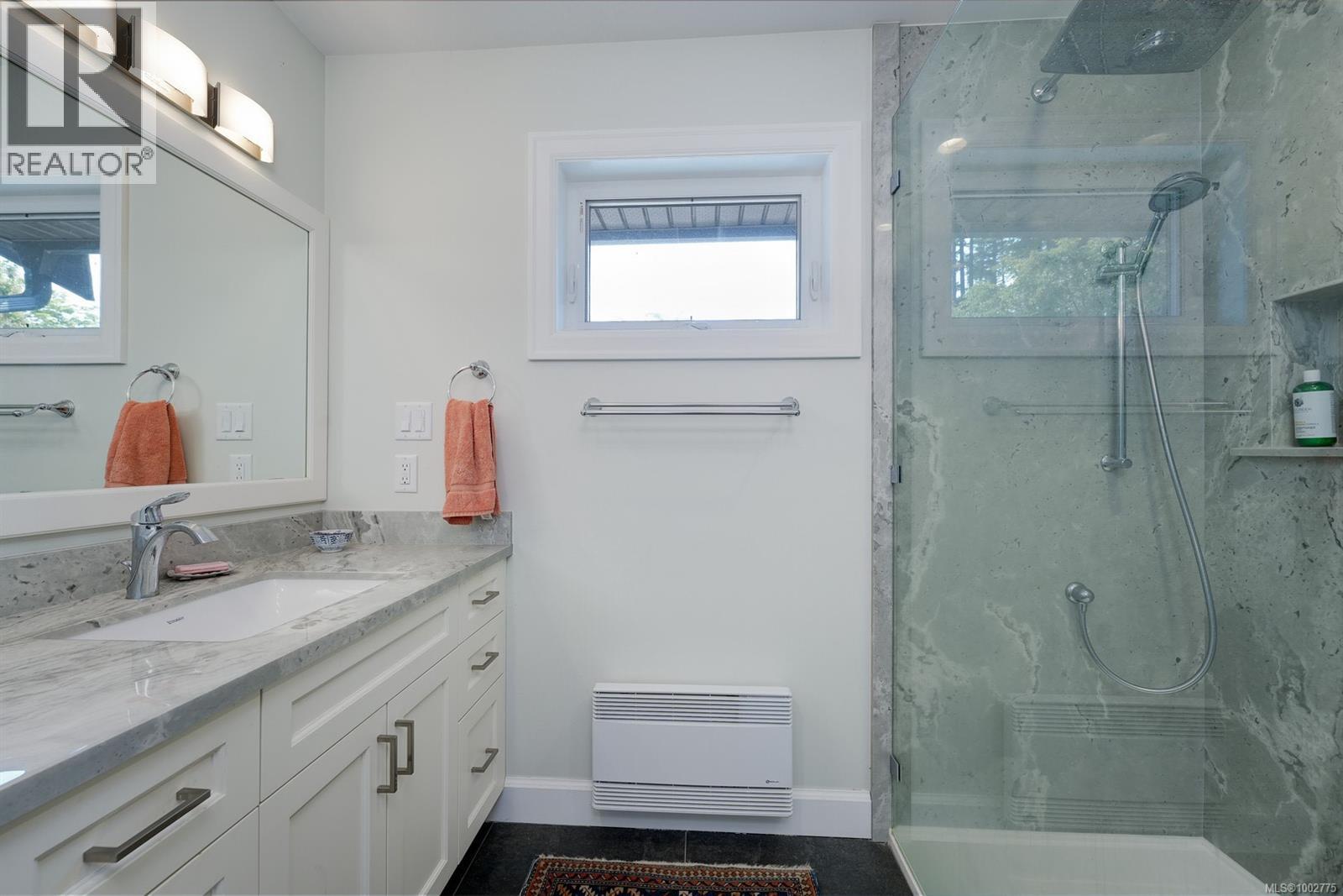 11333 CHALET Rd, North Saanich