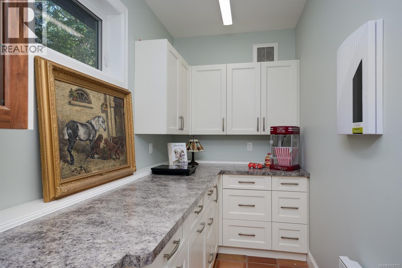 11333 CHALET Rd, North Saanich