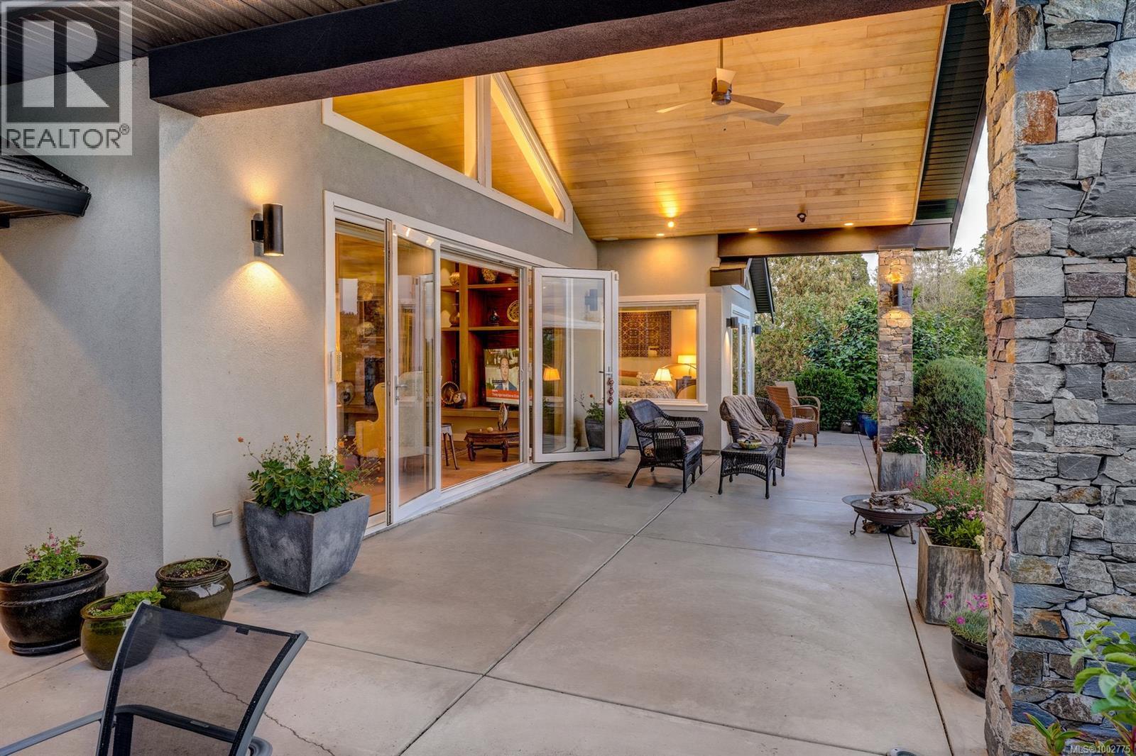 11333 CHALET Rd, North Saanich