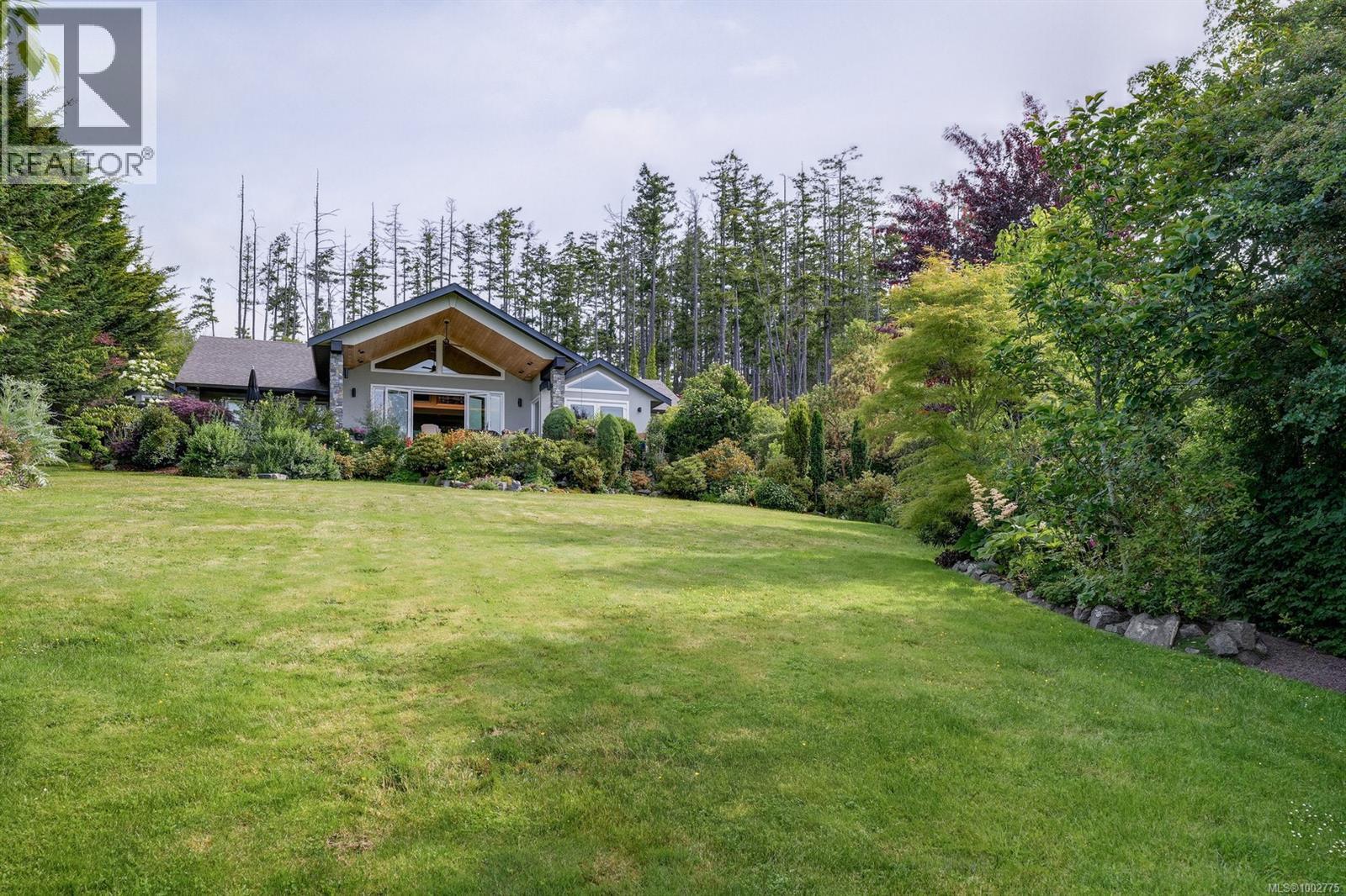 11333 CHALET Rd, North Saanich