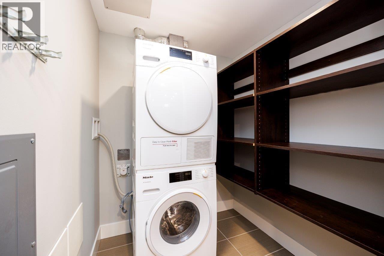 108 210 W 13TH STREET, North Vancouver