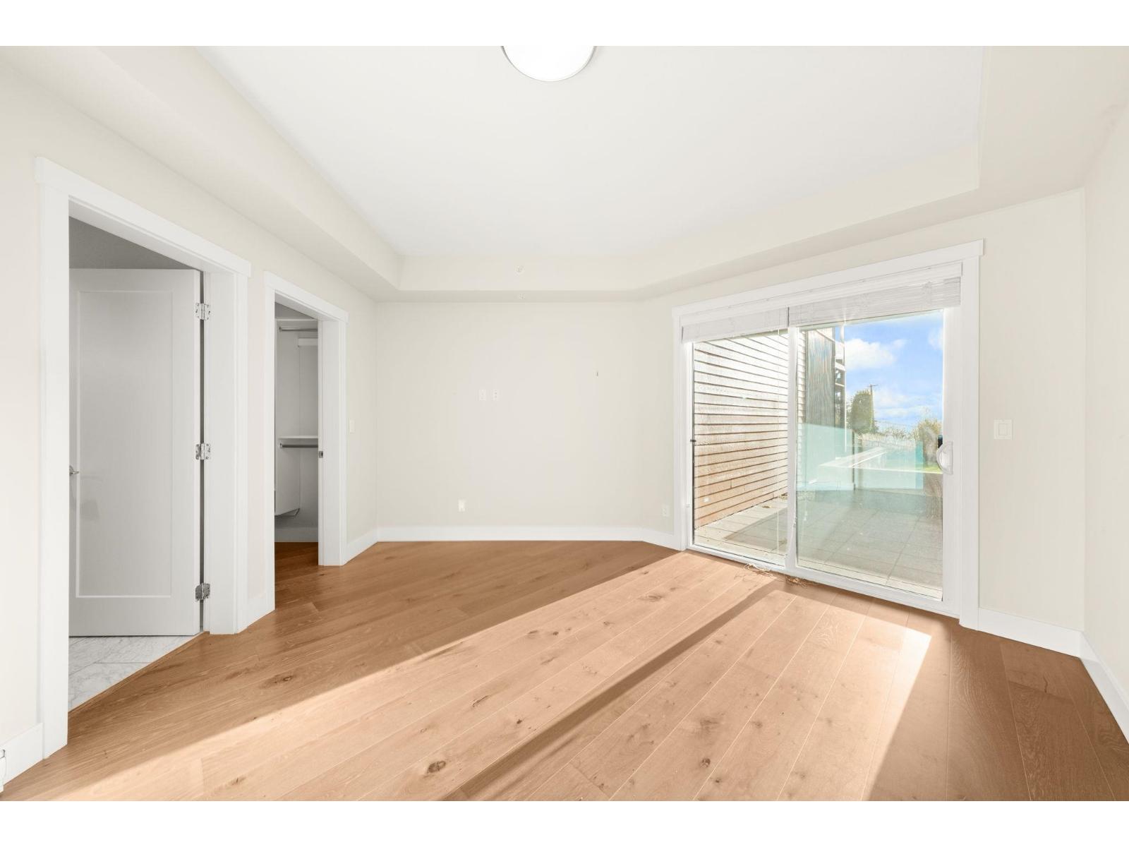 213 14855 THRIFT AVENUE, White Rock