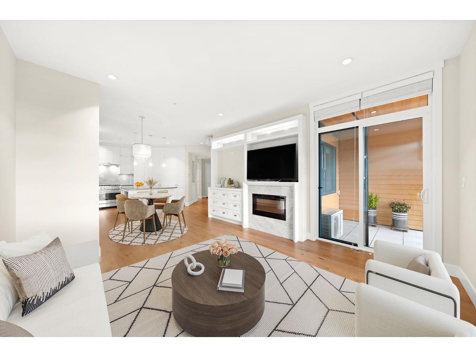 213 14855 THRIFT AVENUE, White Rock