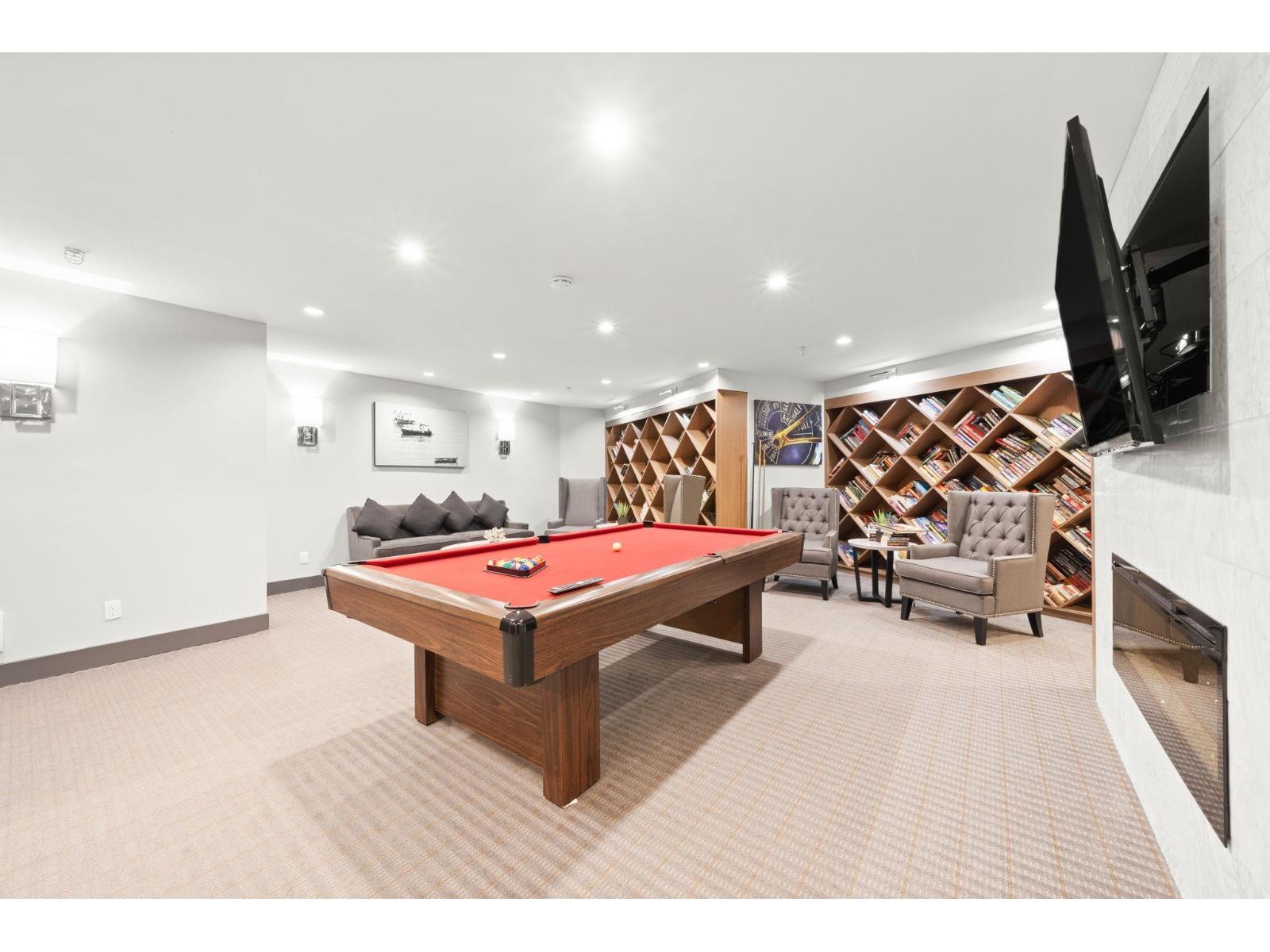 213 14855 THRIFT AVENUE, White Rock