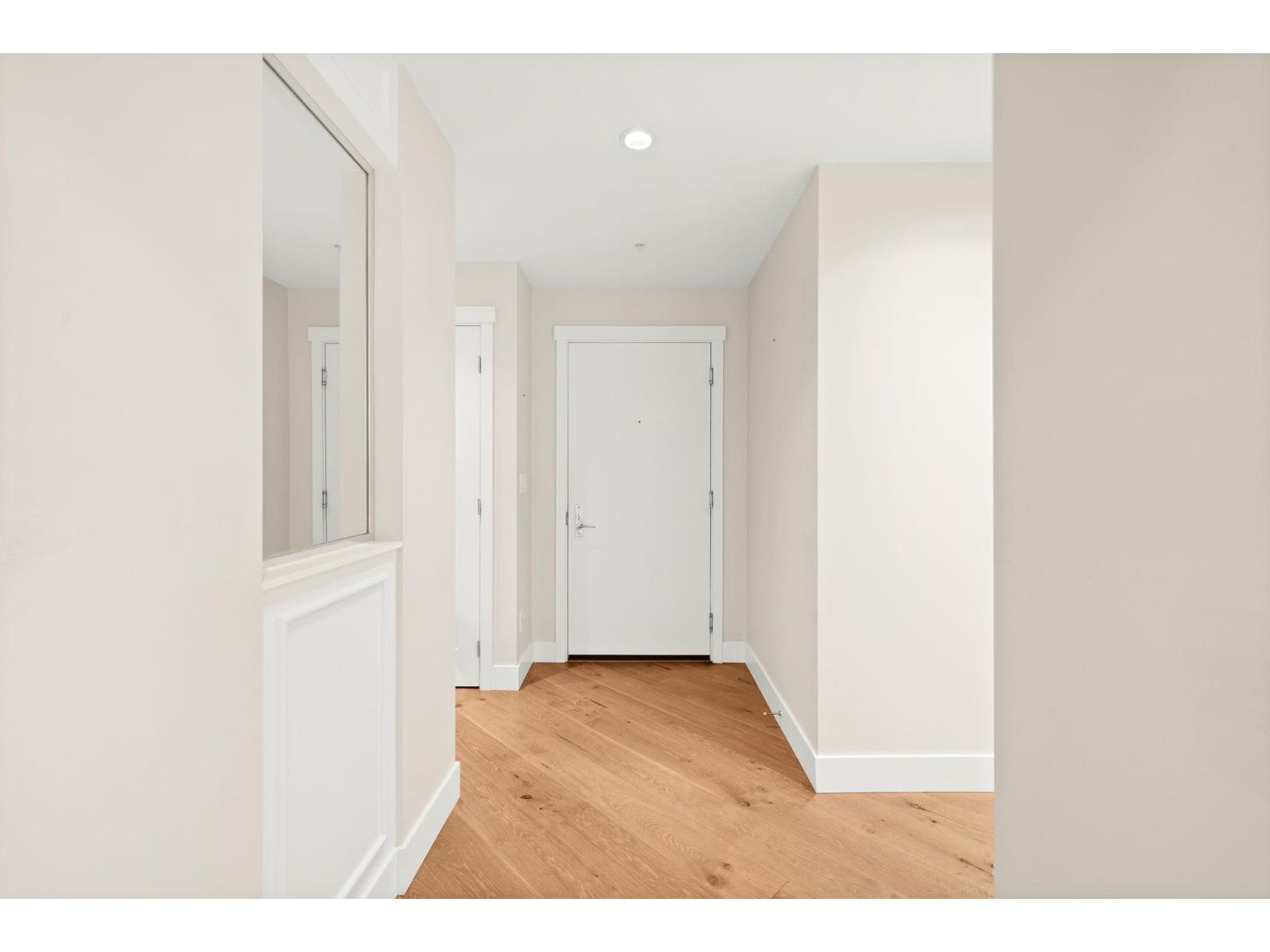 213 14855 THRIFT AVENUE, White Rock