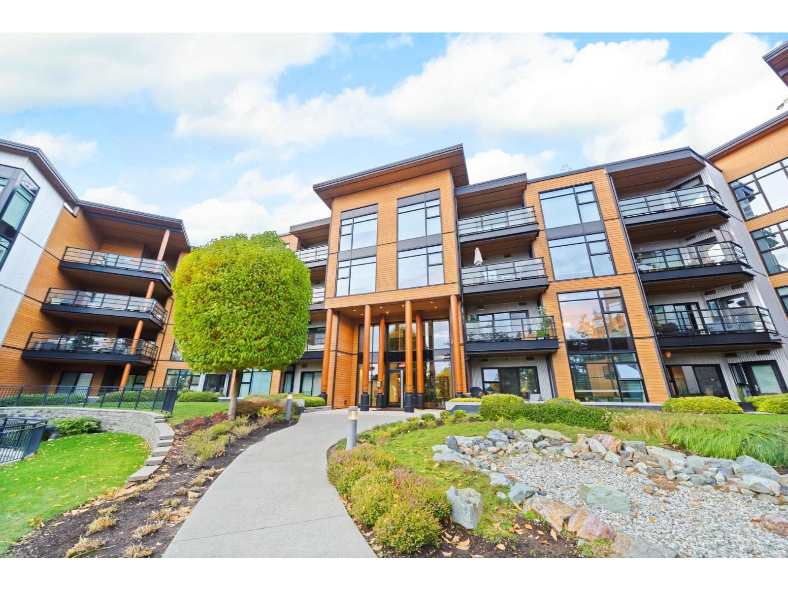 213 14855 THRIFT AVENUE, White Rock