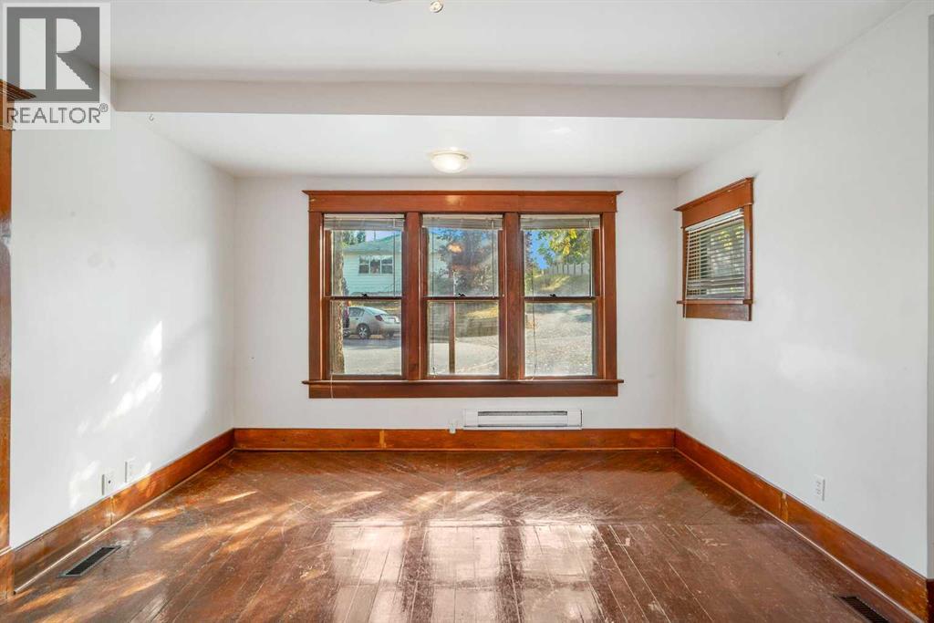 Single Family House for Sale in   Avenue SW Richmond Calgary 