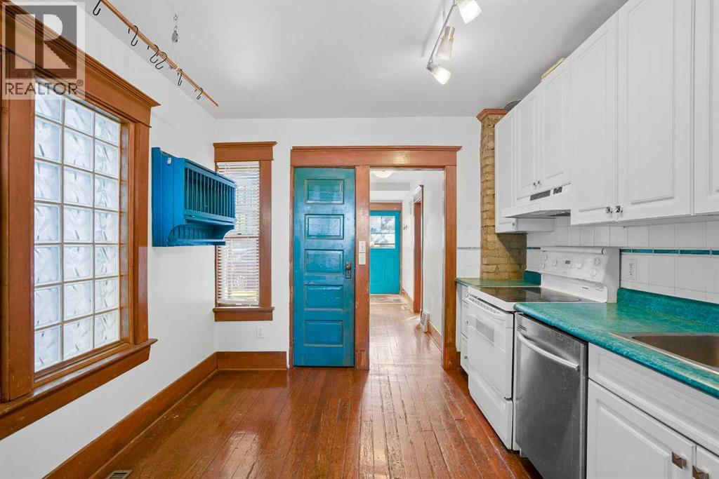 Single Family House for Sale in   Avenue SW Richmond Calgary 