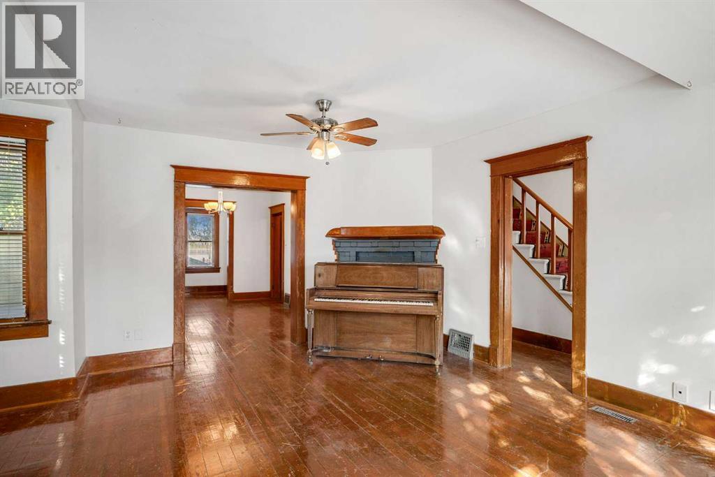 Single Family House for Sale in   Avenue SW Richmond Calgary 