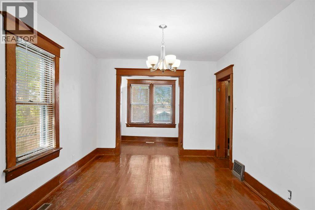 Single Family House for Sale in   Avenue SW Richmond Calgary 