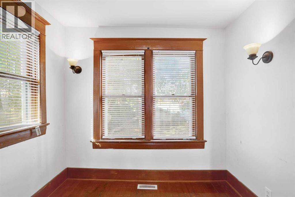 Single Family House for Sale in   Avenue SW Richmond Calgary 