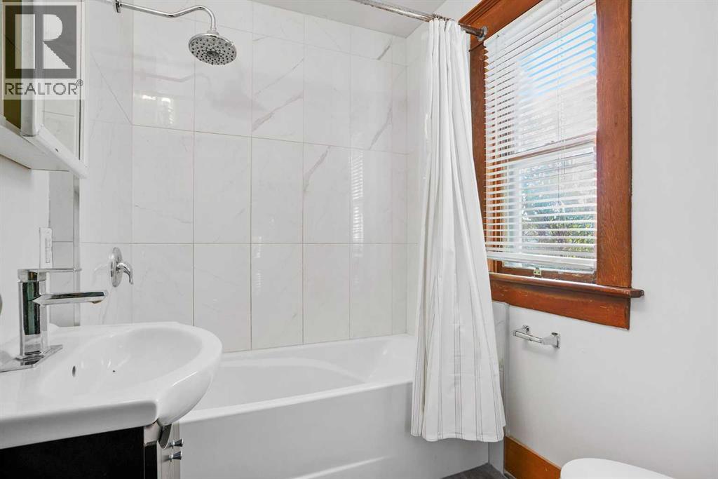 Single Family House for Sale in   Avenue SW Richmond Calgary 