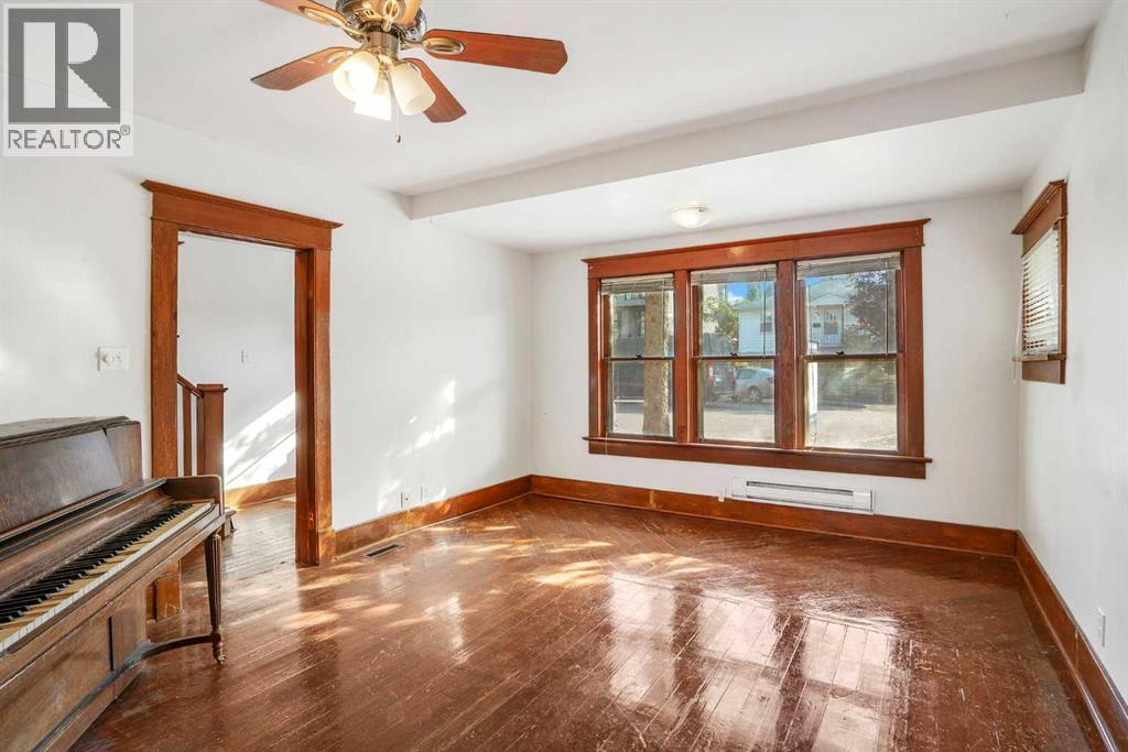 Single Family House for Sale in   Avenue SW Richmond Calgary 