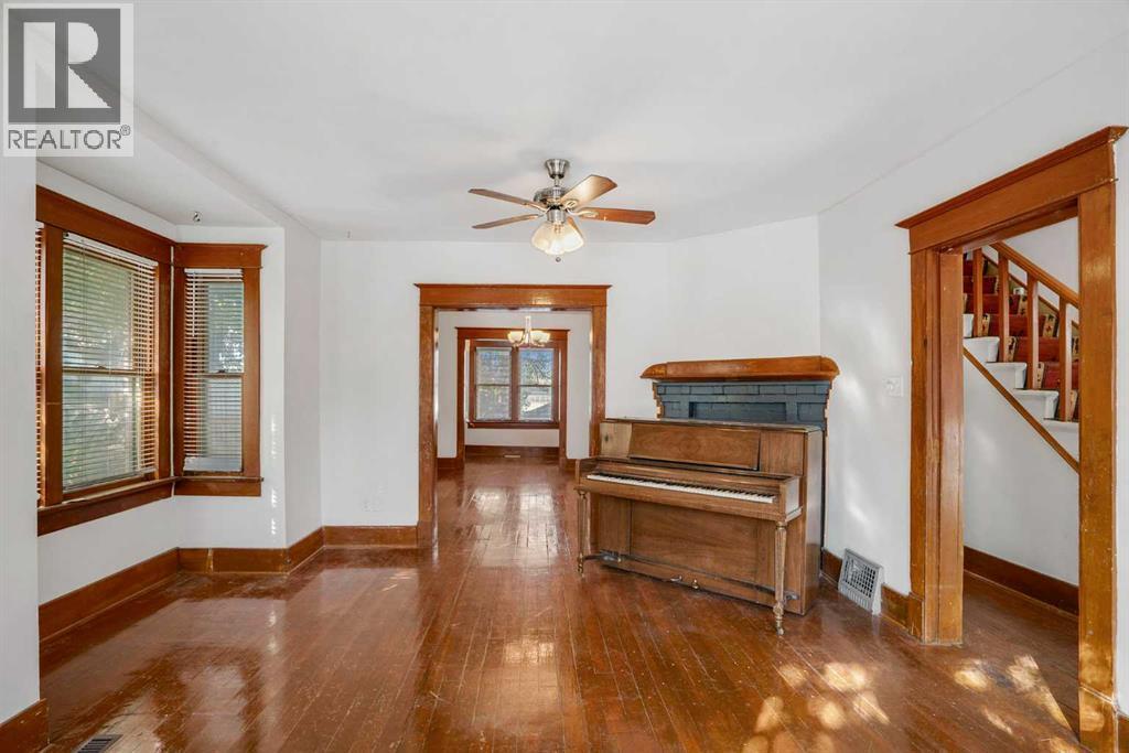 Single Family House for Sale in   Avenue SW Richmond Calgary 