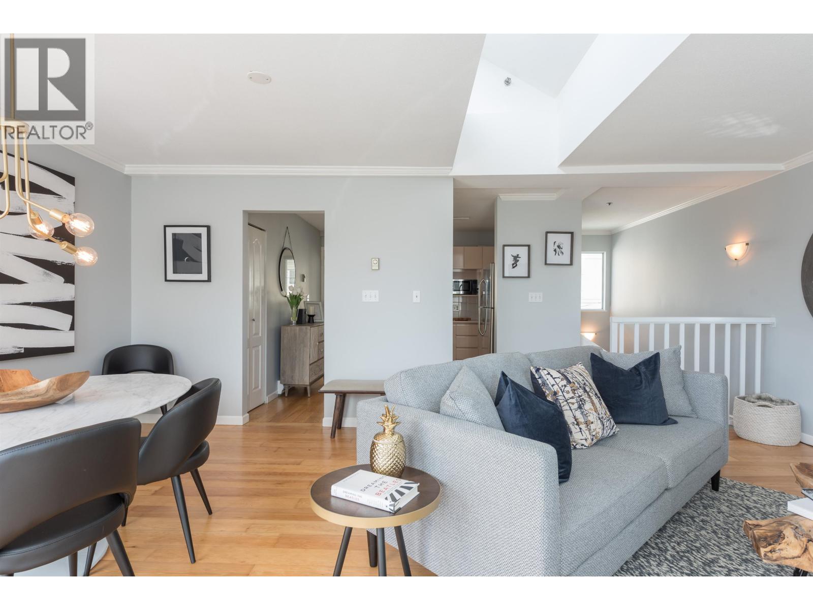 208 788 W 8TH AVENUE, Vancouver