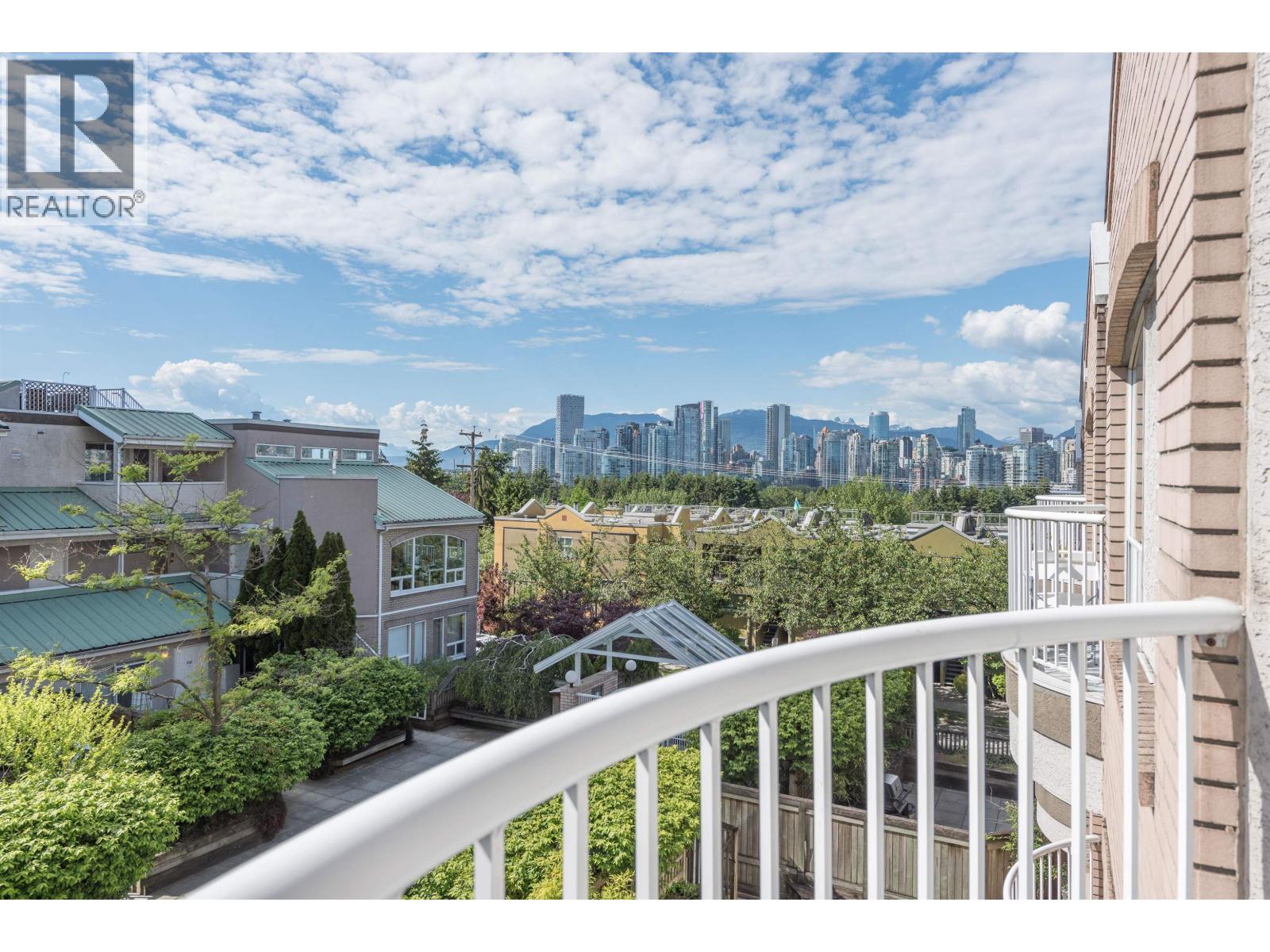 208 788 W 8TH AVENUE, Vancouver