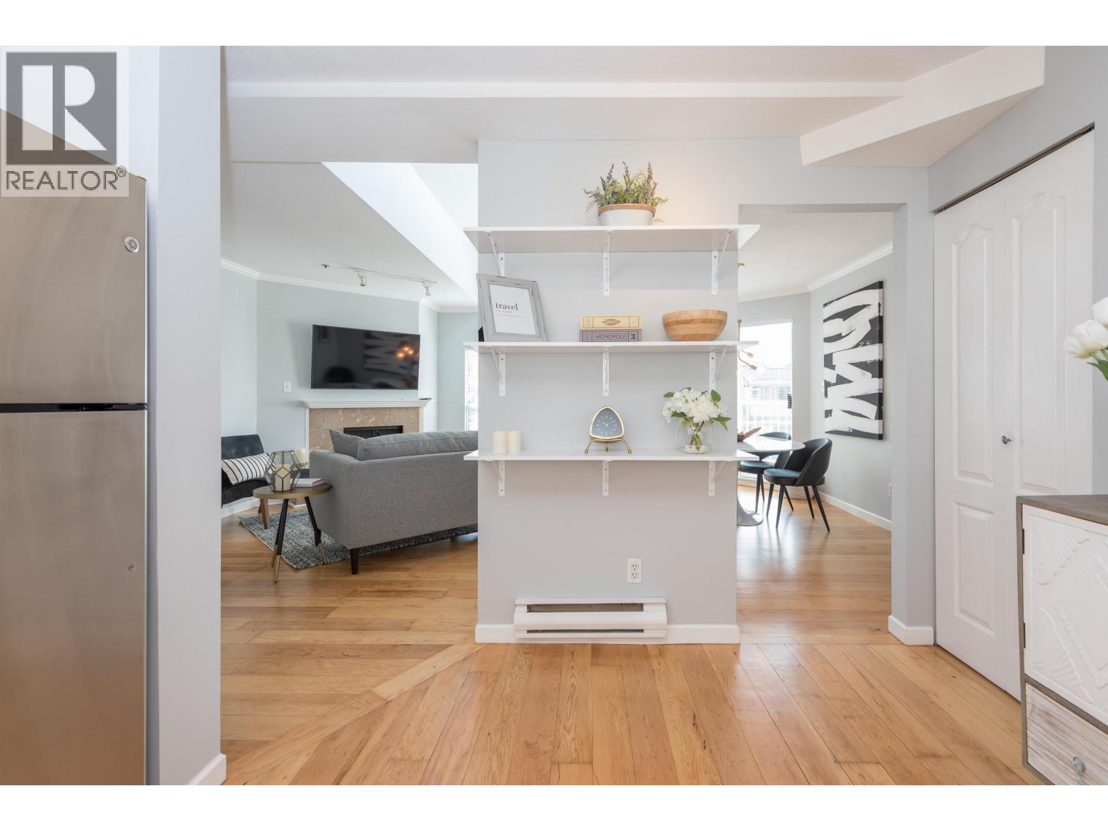 208 788 W 8TH AVENUE, Vancouver