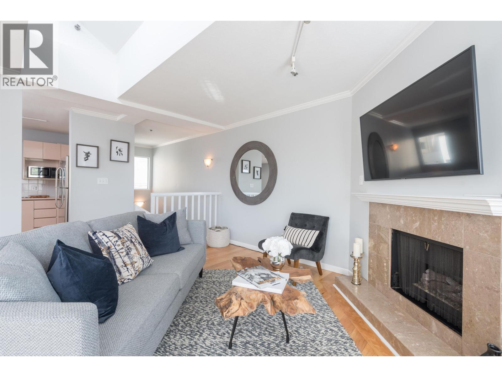 208 788 W 8TH AVENUE, Vancouver