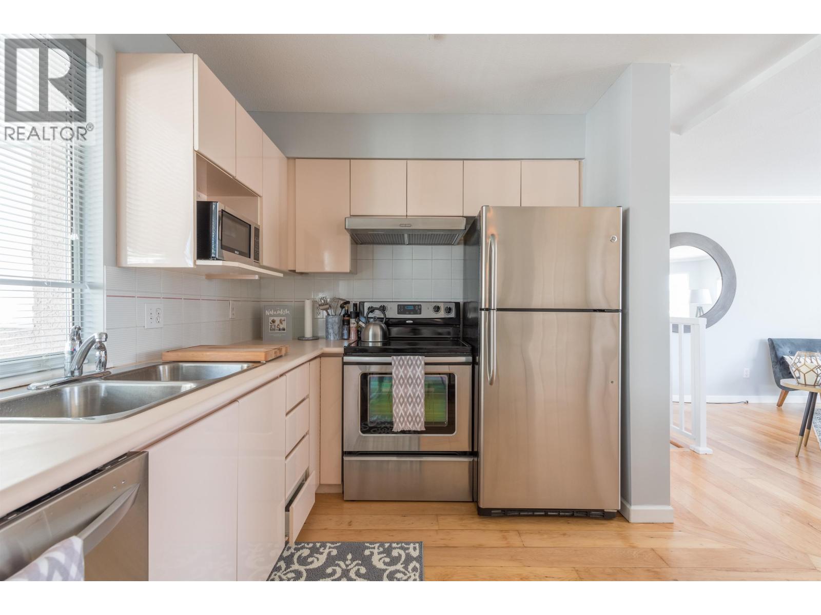 208 788 W 8TH AVENUE, Vancouver