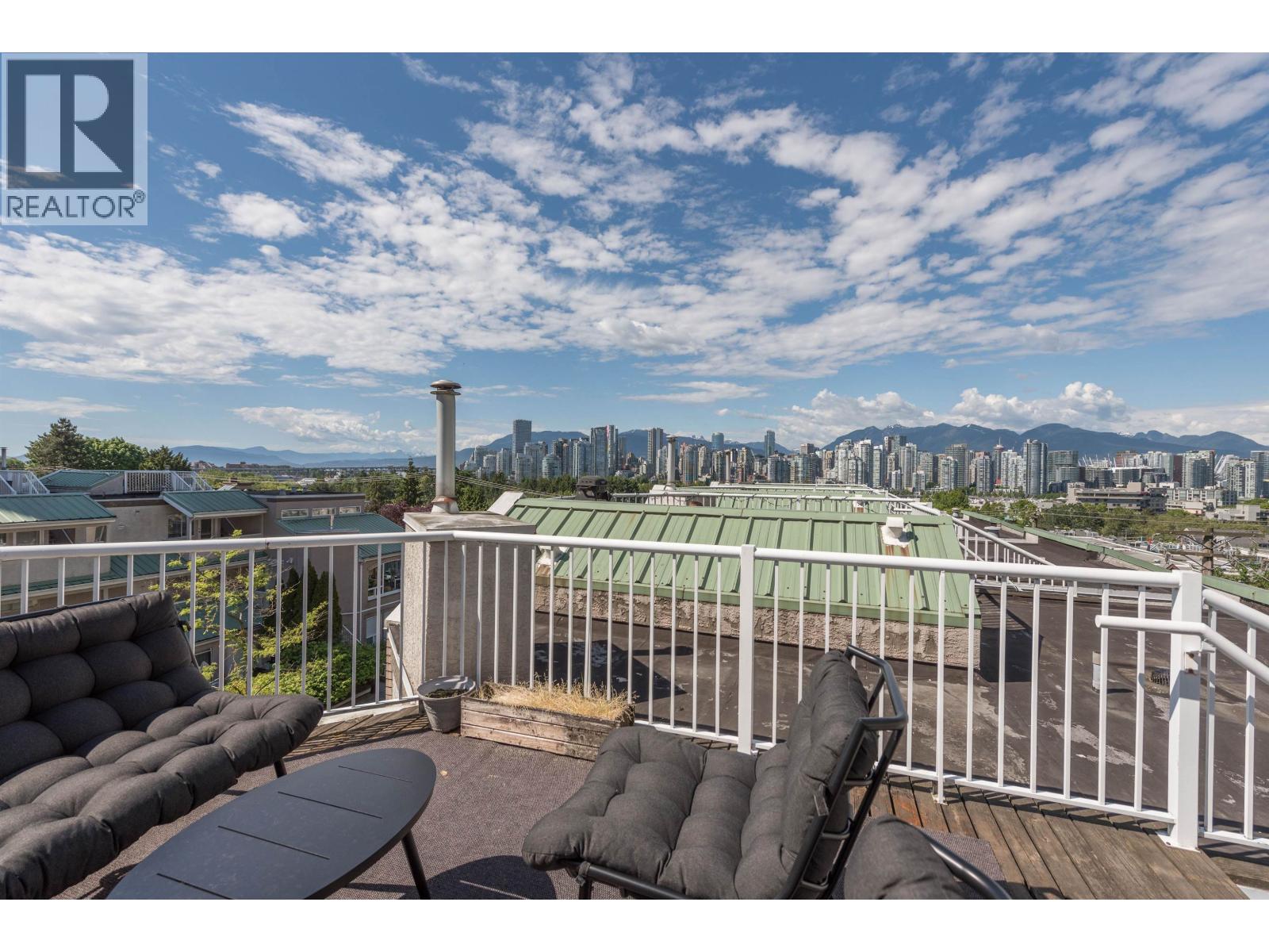 208 788 W 8TH AVENUE, Vancouver