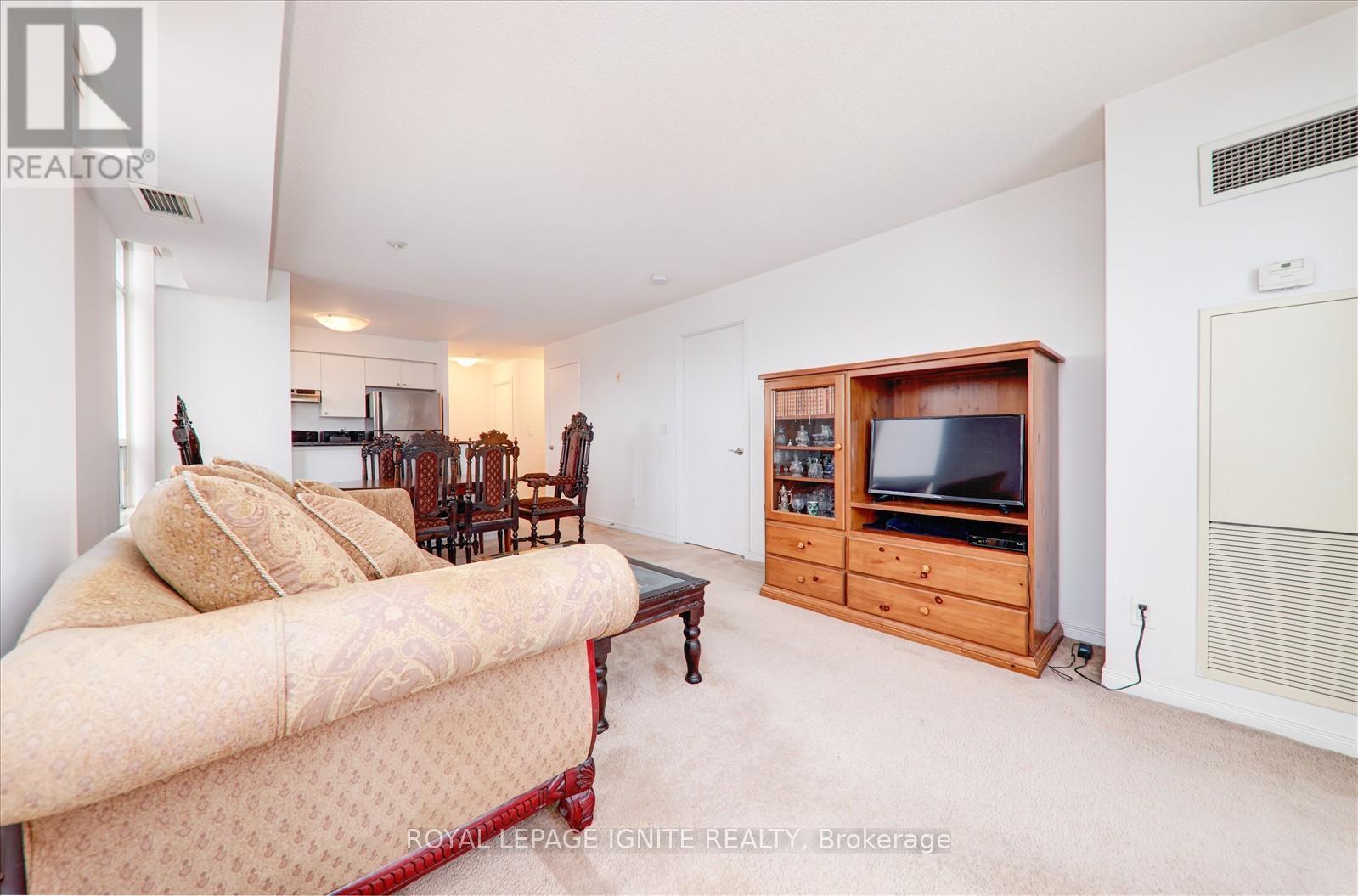#808 3650 KINGSTON ROAD - 27
