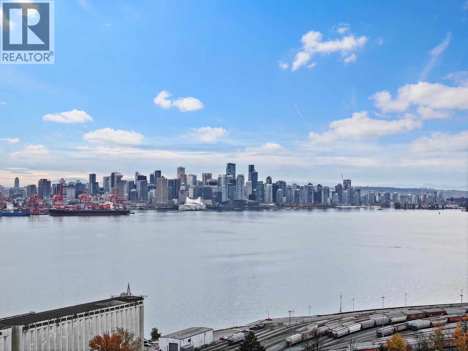 5 528 E 2ND STREET, North Vancouver