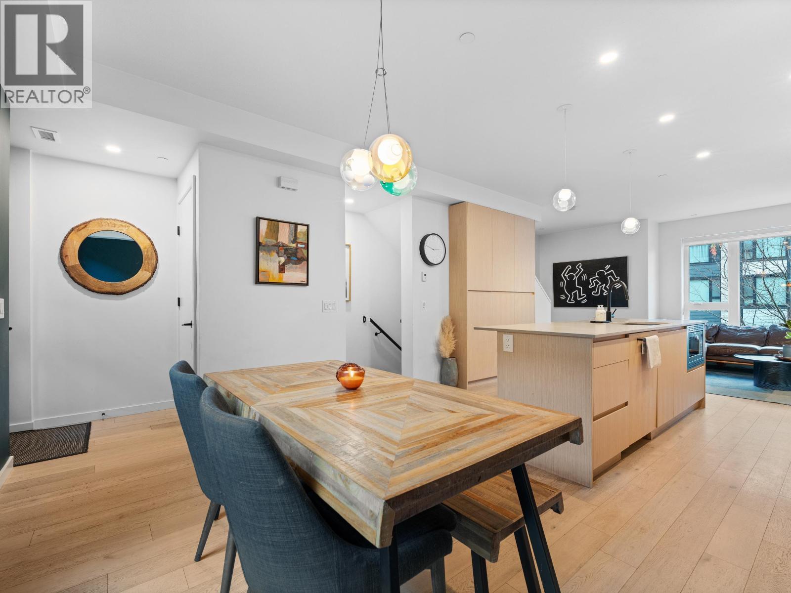 5 528 E 2ND STREET, North Vancouver