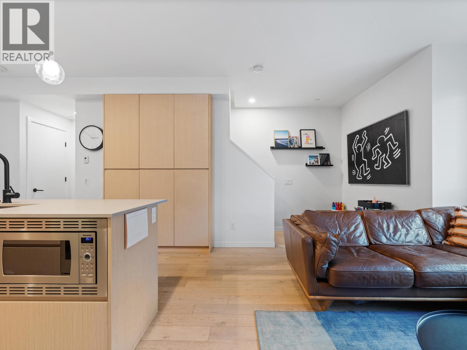 5 528 E 2ND STREET, North Vancouver