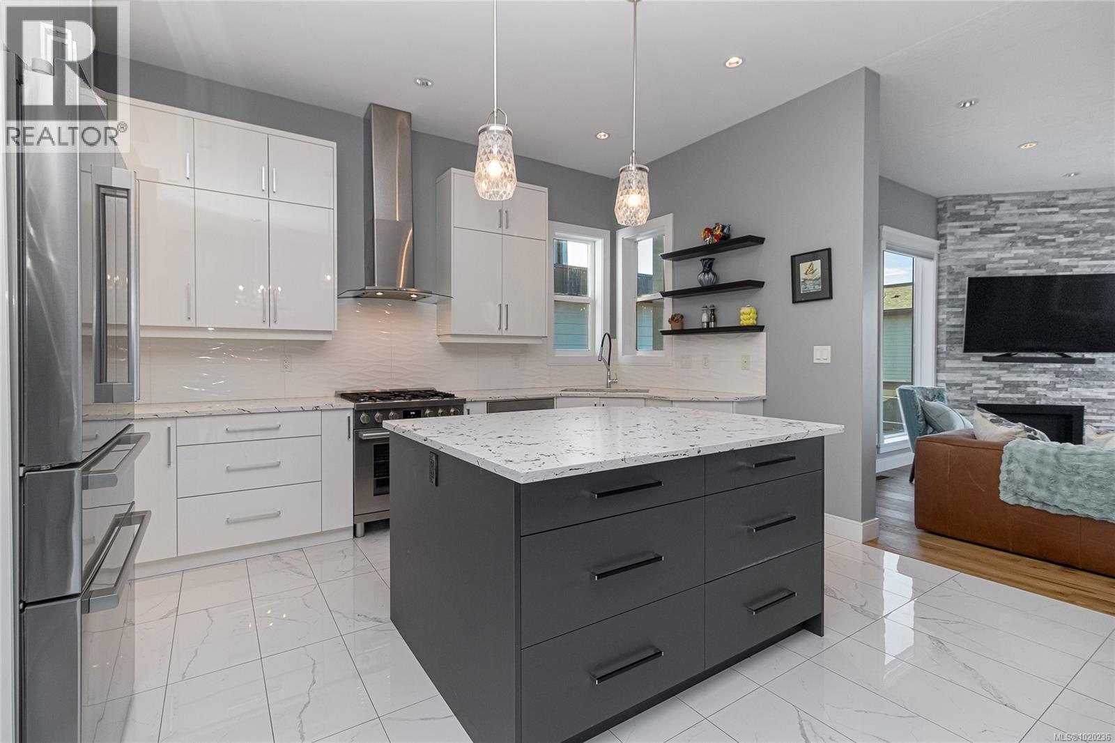 3638 Ridge View Terr, Colwood