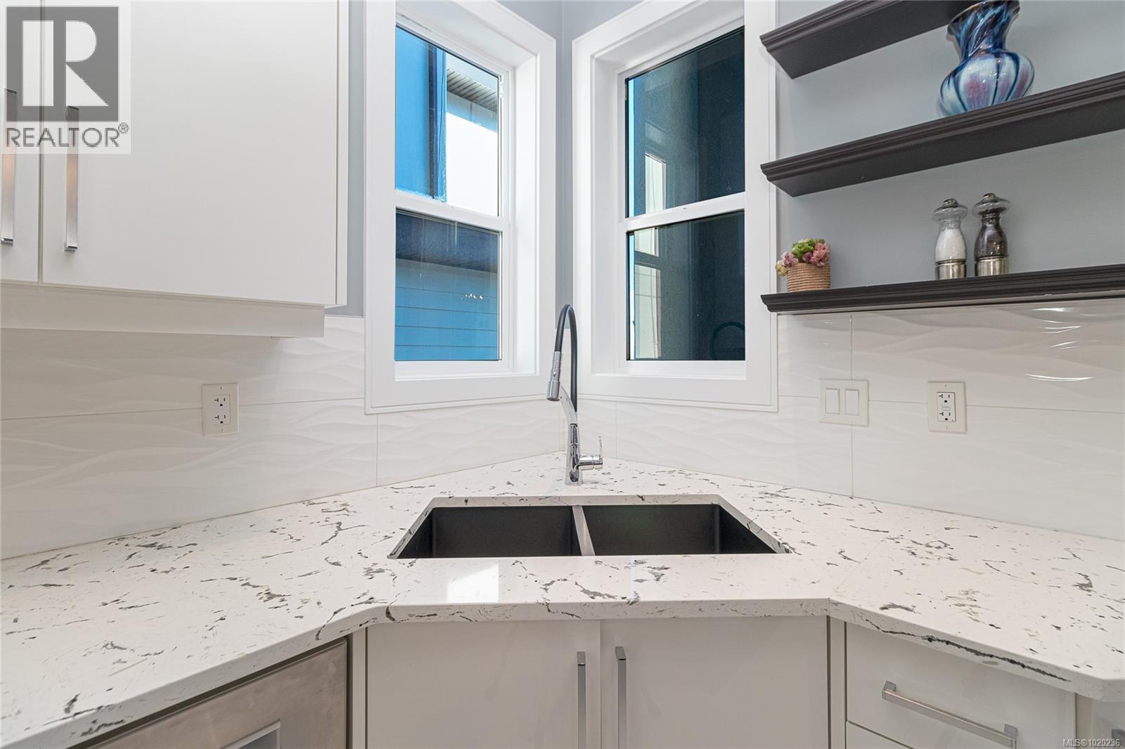 3638 Ridge View Terr, Colwood