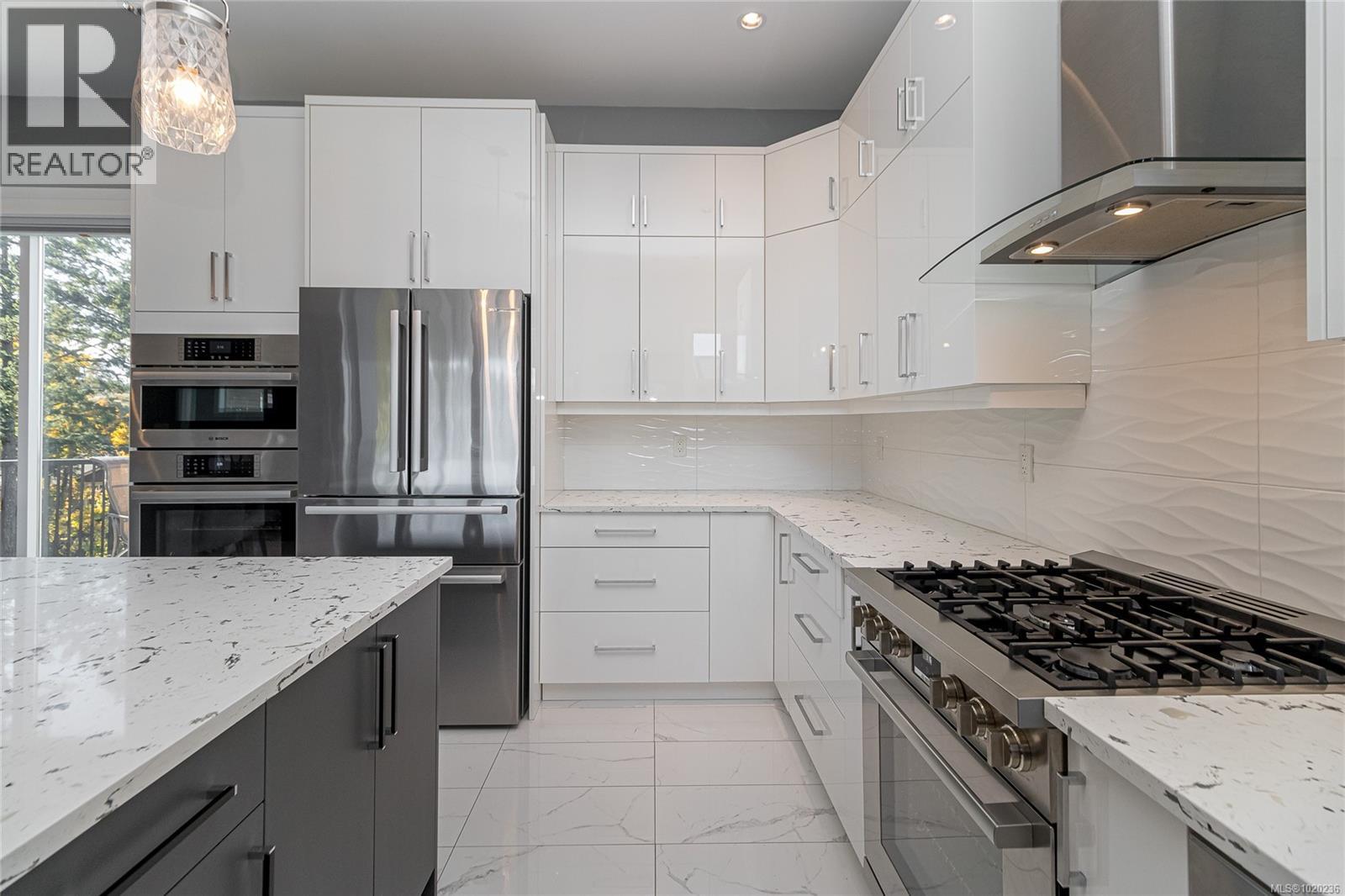 3638 Ridge View Terr, Colwood