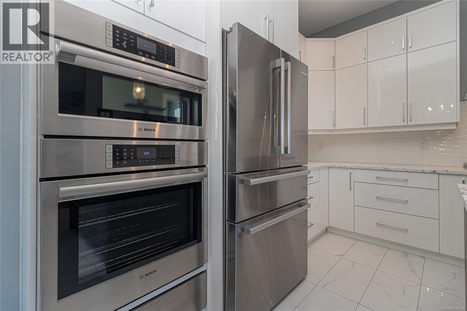 3638 Ridge View Terr, Colwood