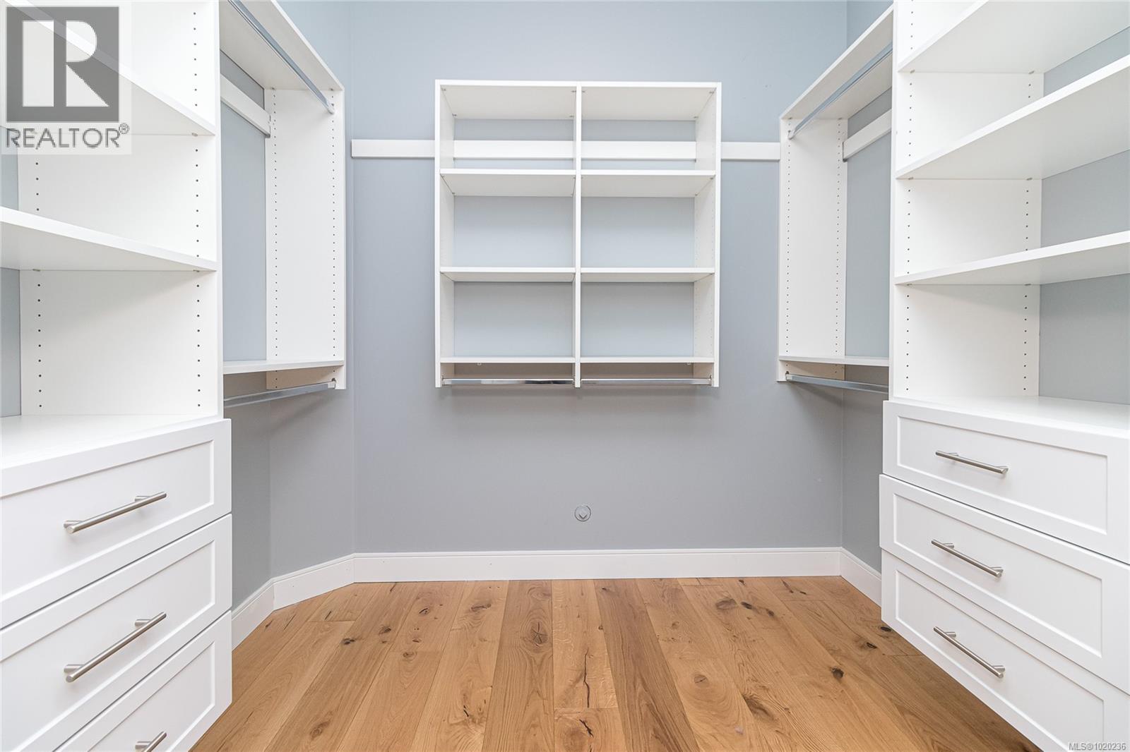 3638 Ridge View Terr, Colwood