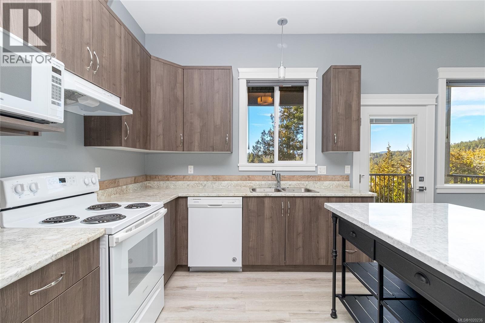 3638 Ridge View Terr, Colwood