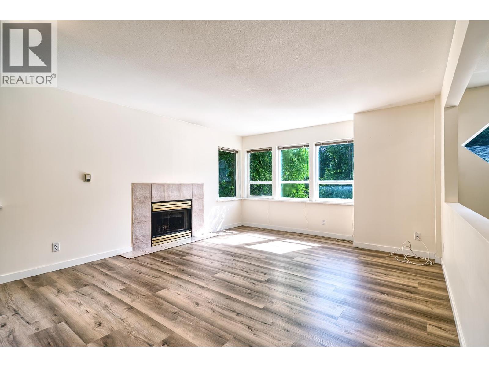 5833 HERON PLACE, Sechelt