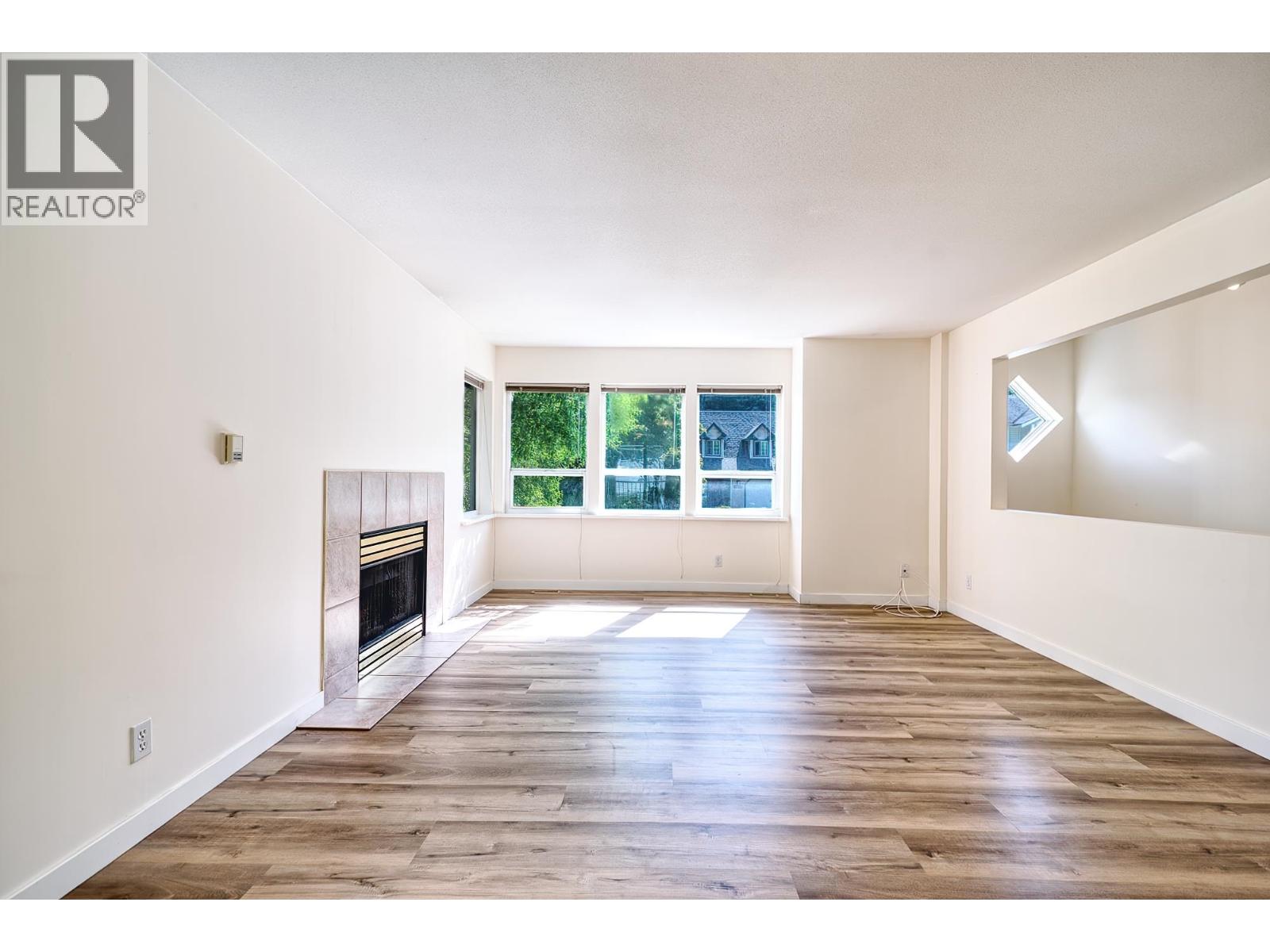 5833 HERON PLACE, Sechelt