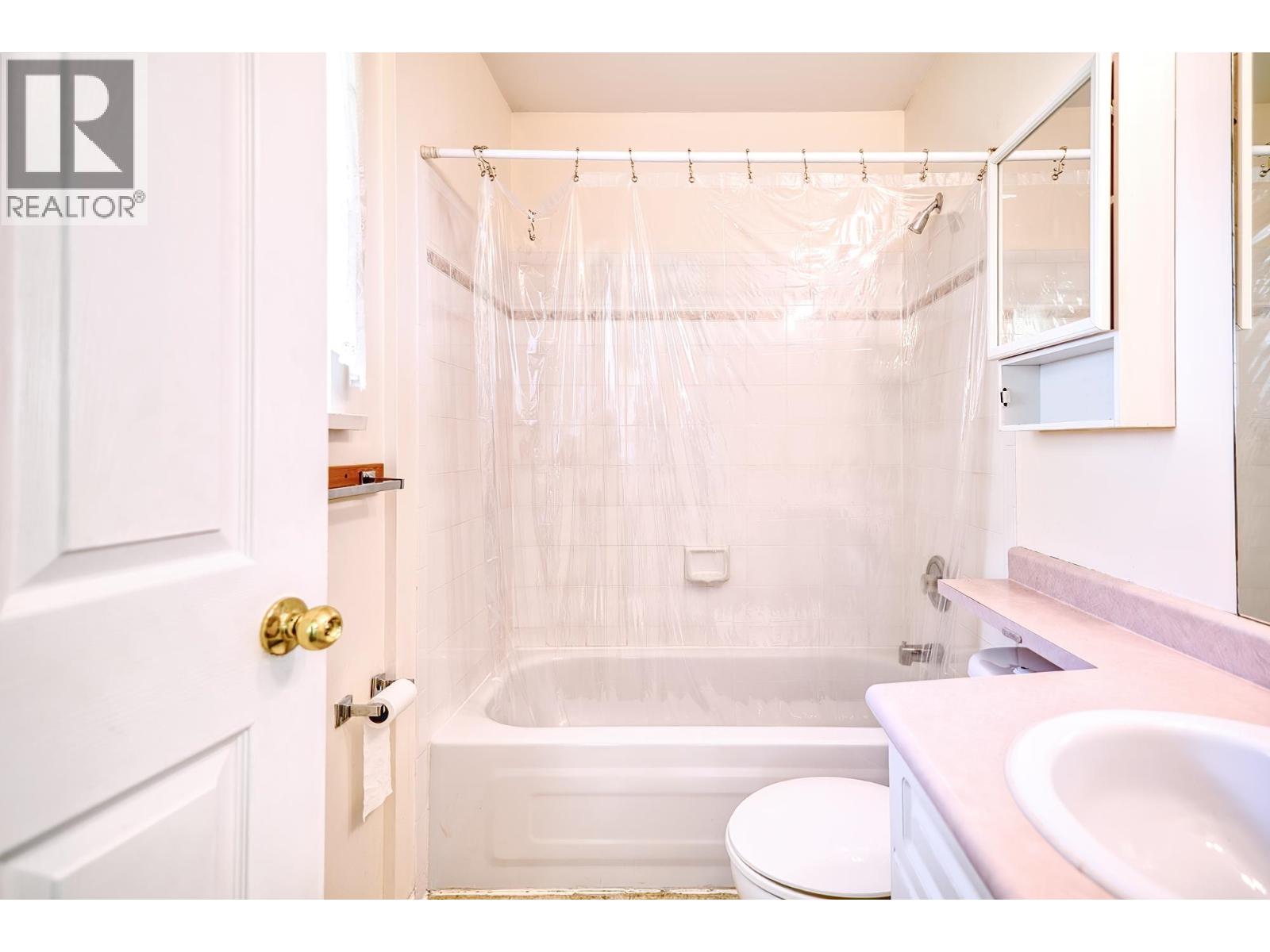 5833 HERON PLACE, Sechelt